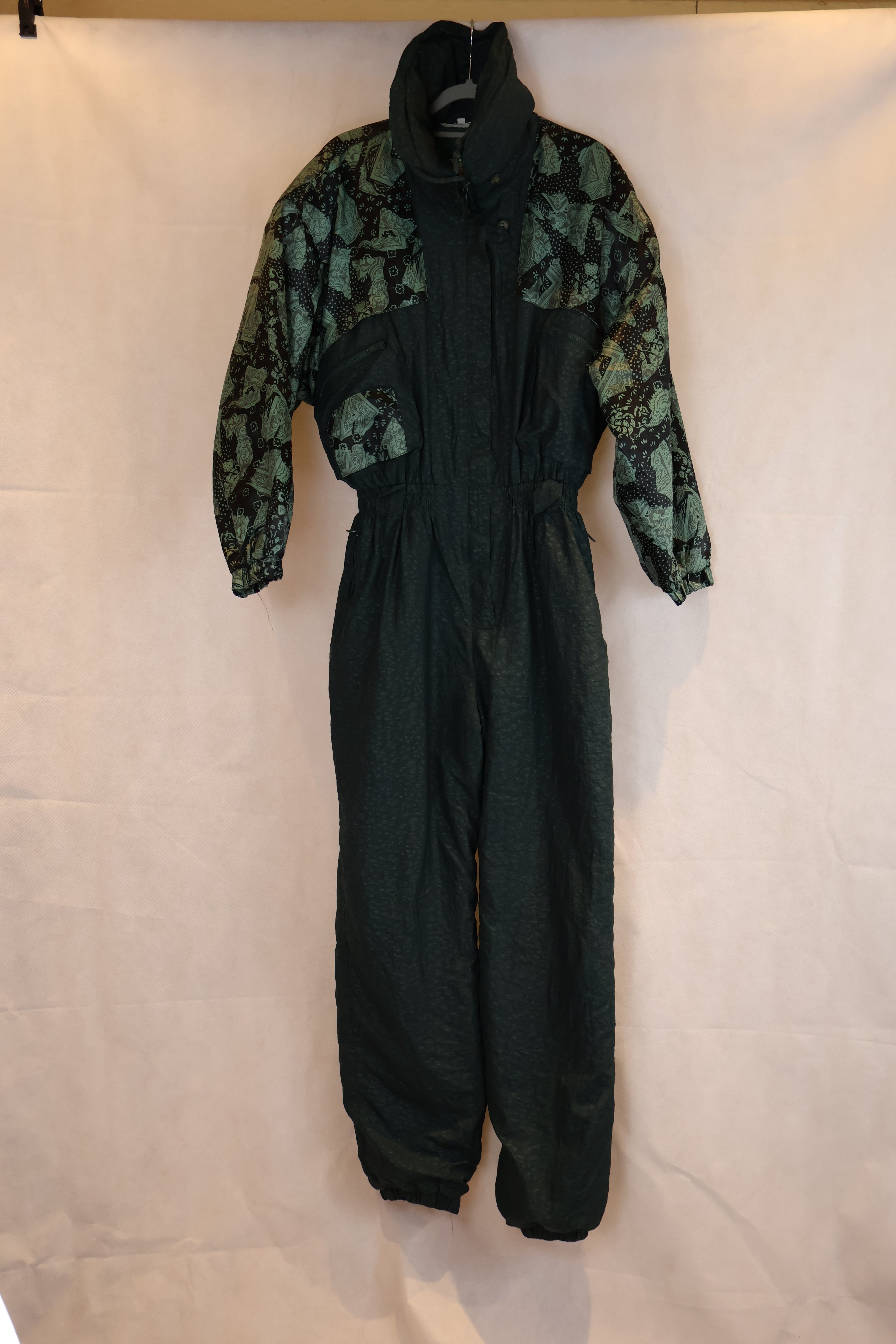 Vintage Skioverall in M grün mit Muster von Startos in SIZE 44