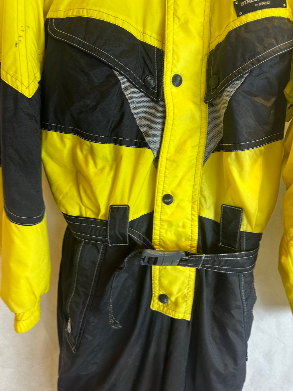 Vintage Skioverall von Street and Snow in gelb/schwarz in L/XL SIZE 48