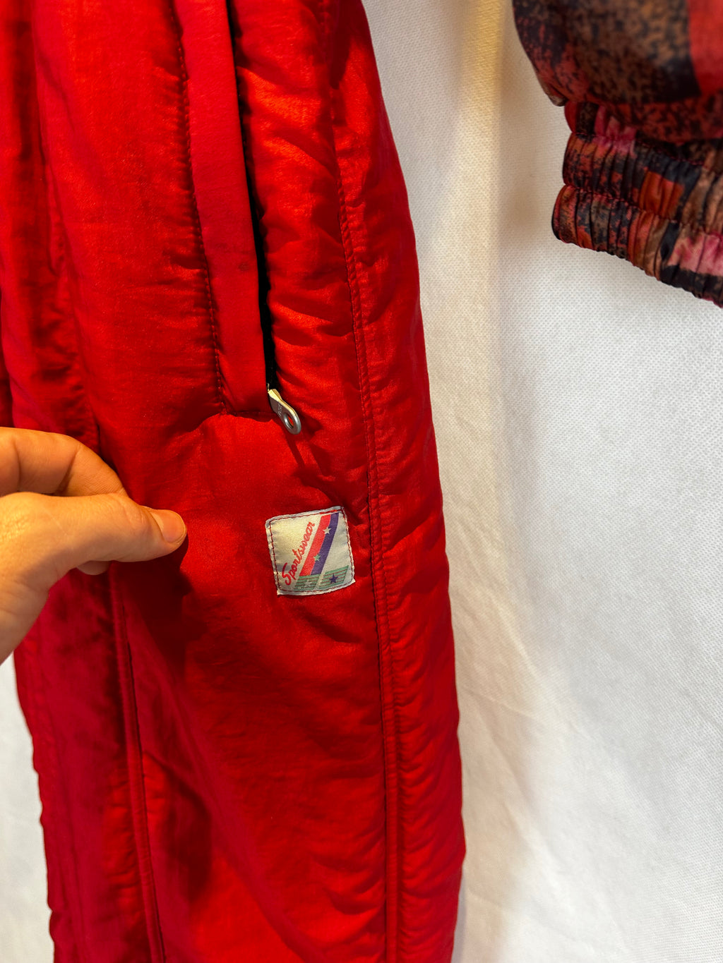 Vintage Skioverall in rot mit muster in M/S