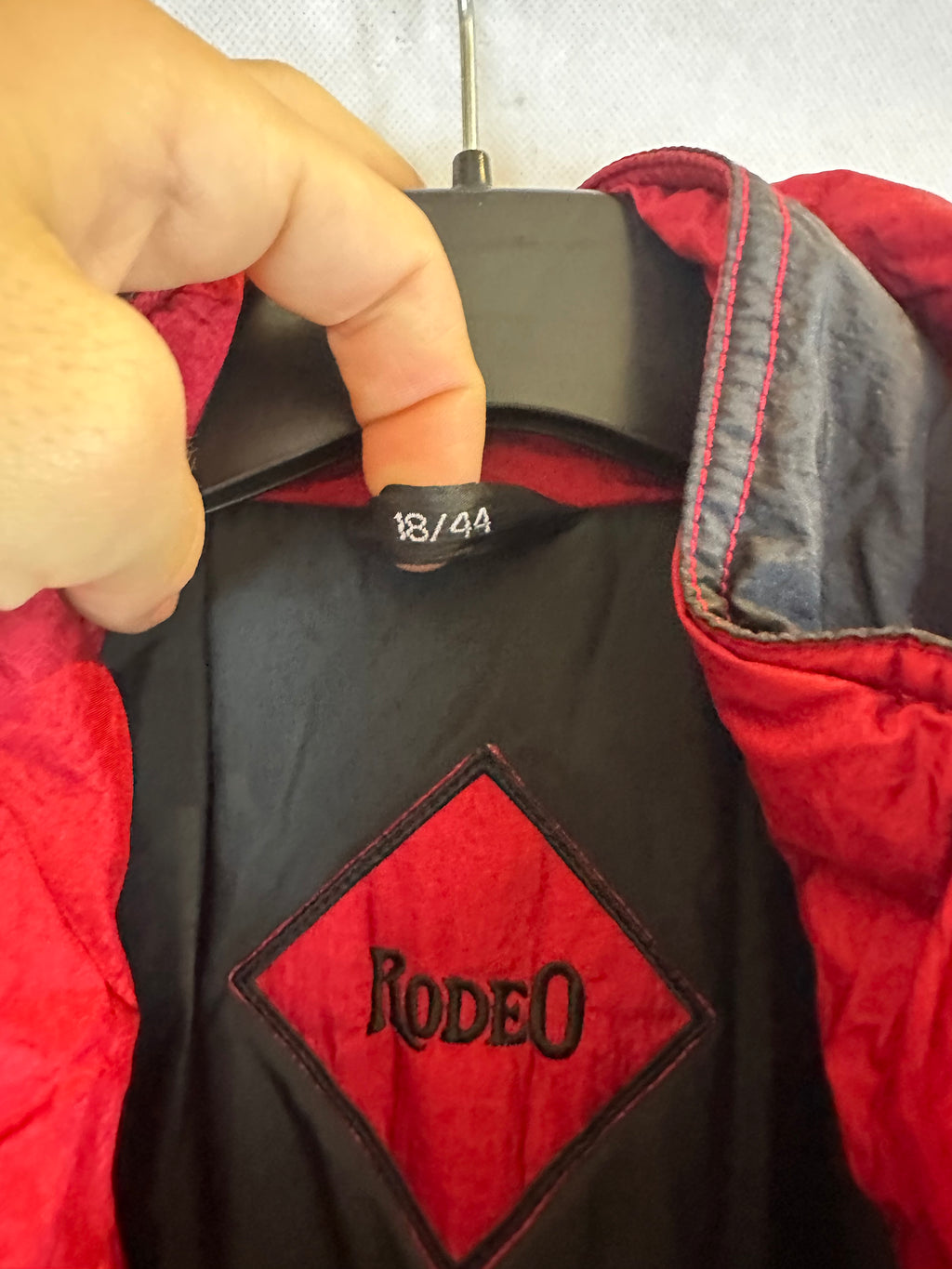 Vintage Skioverall von RODEO in rot/schwarz in M Size 18/44