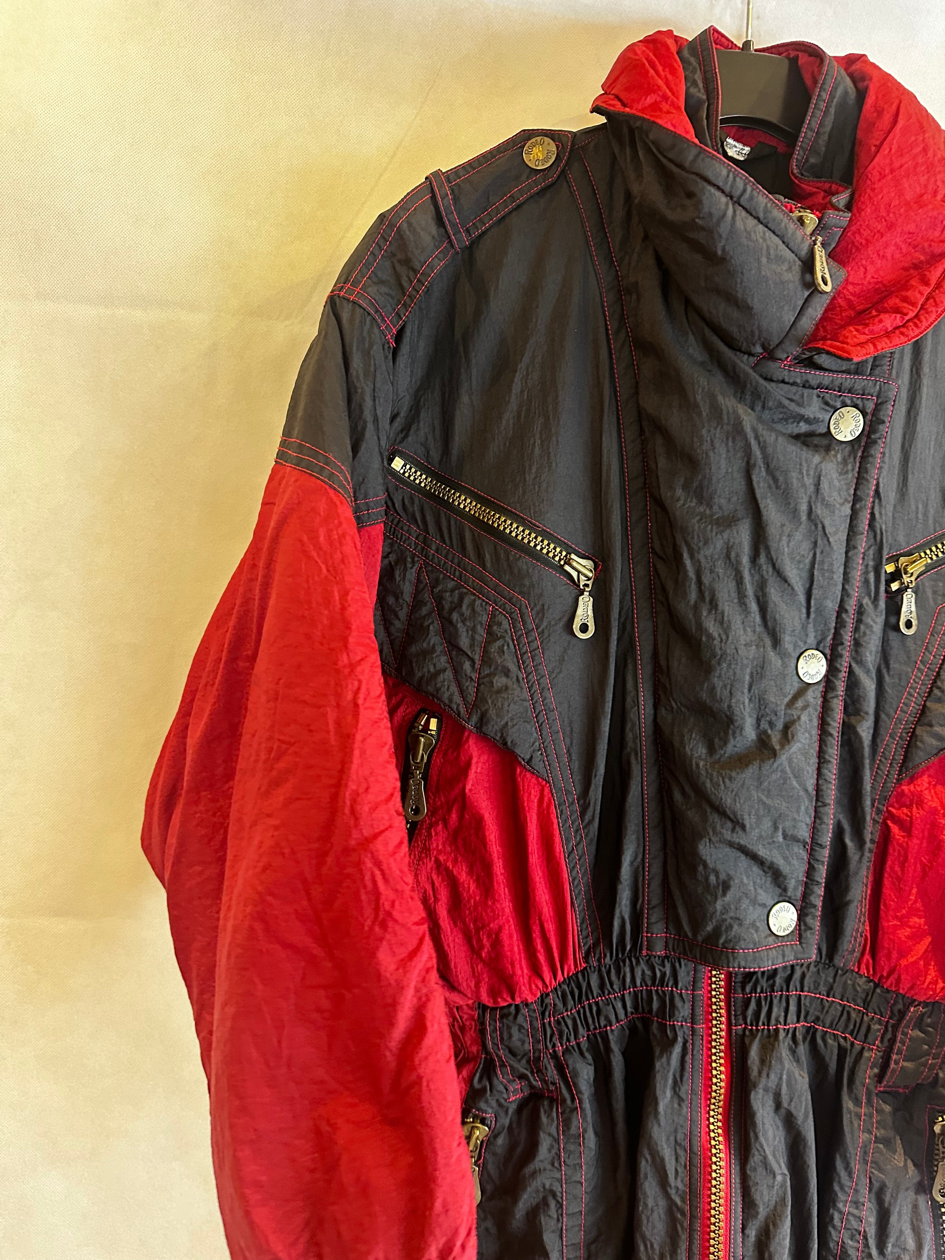 Vintage Skioverall von RODEO in rot/schwarz in M Size 18/44