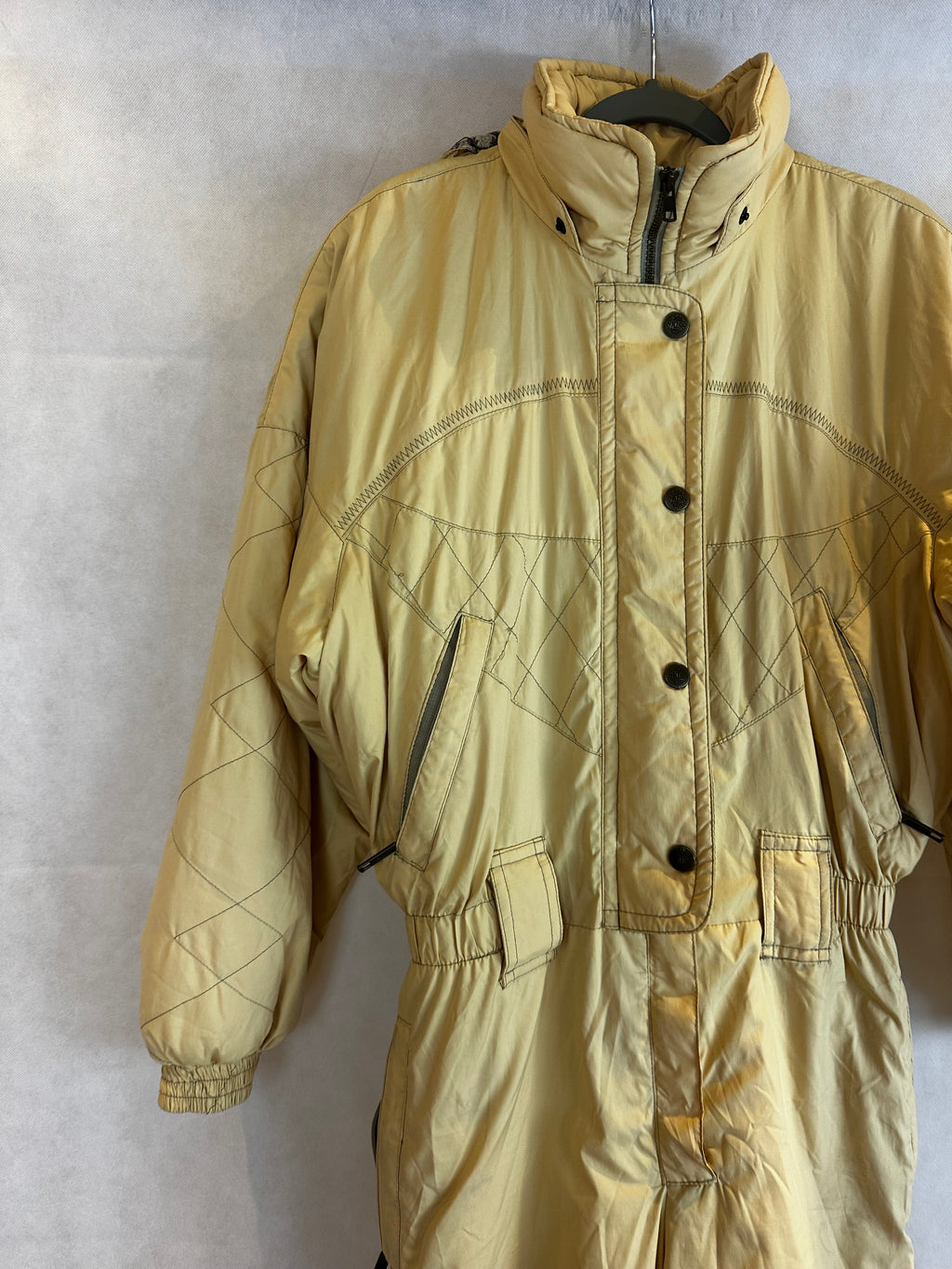 Vintage Skioverall in gelb mit Kaputze in S/M