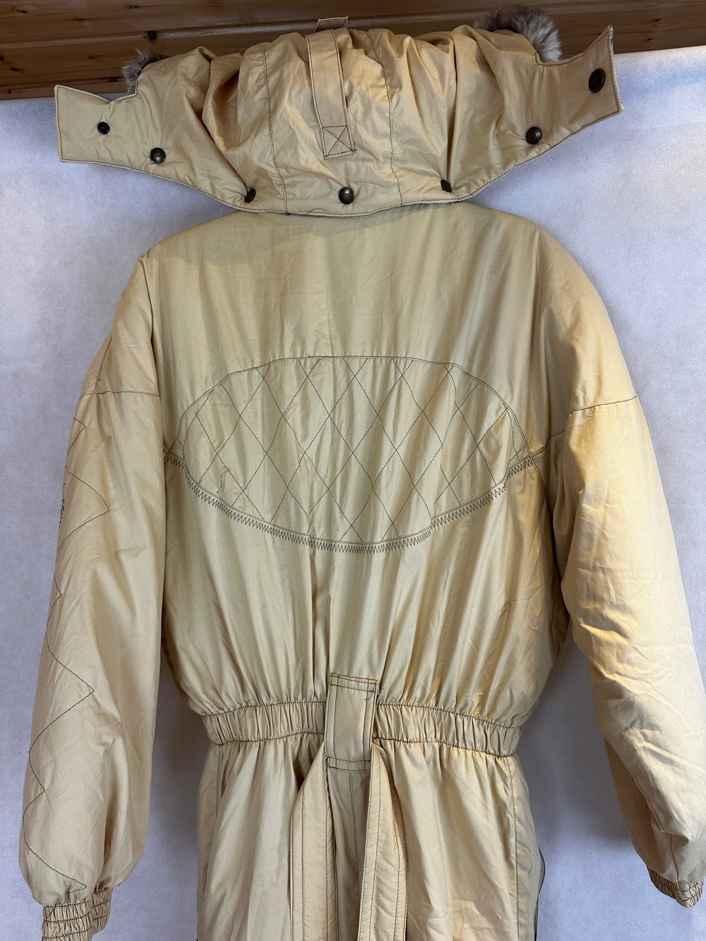 Vintage Skioverall in gelb mit Kaputze in S/M