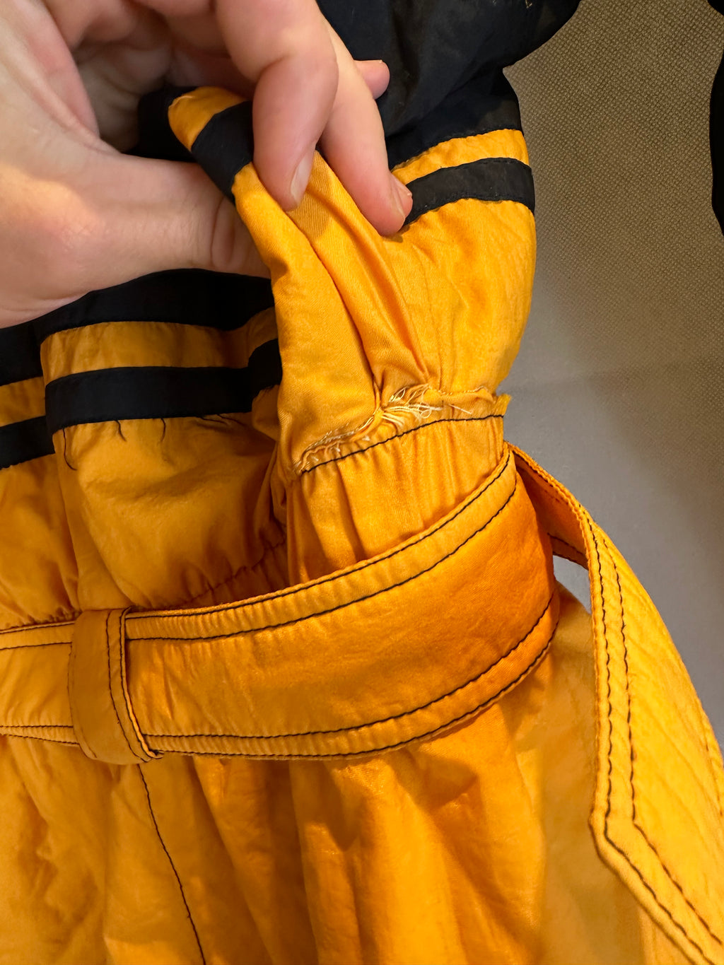 Vintage Skioverall von Diadora in gelb/schwarz in M