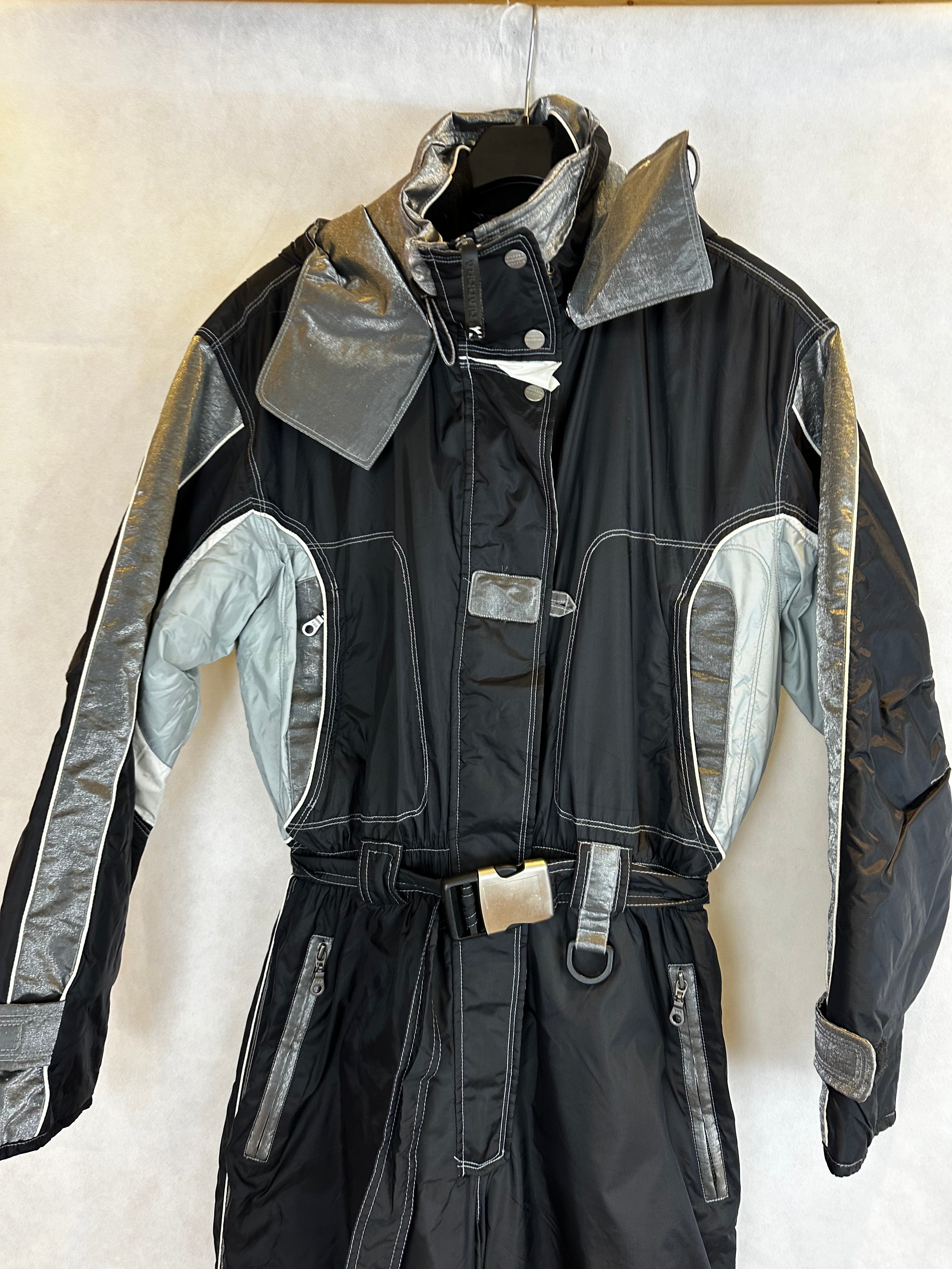 Vintage Skioverall von DIADORA in Schwarz/Silber S/M