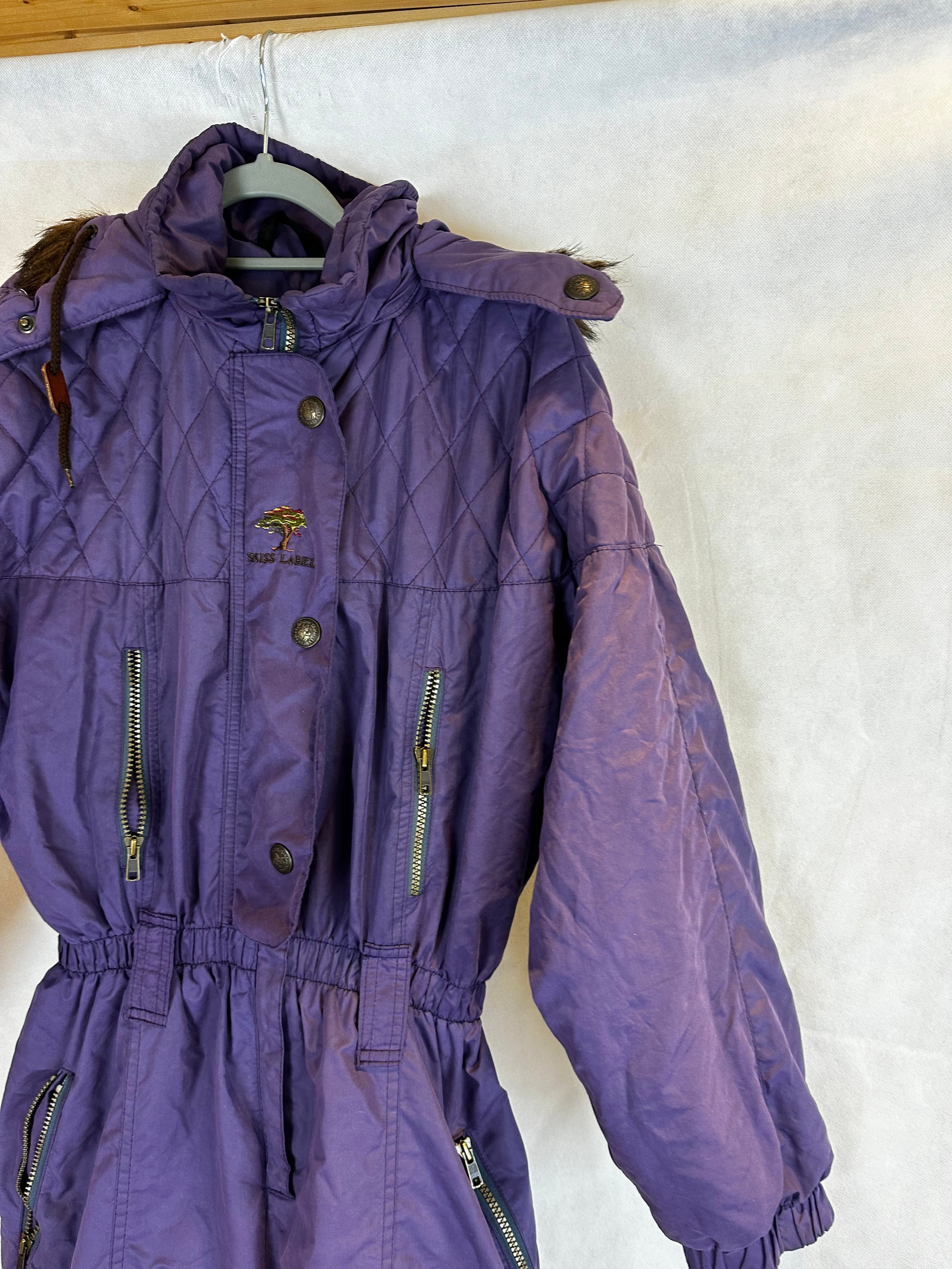 Vintage Skioverall  in lila mit fell an der kaputze