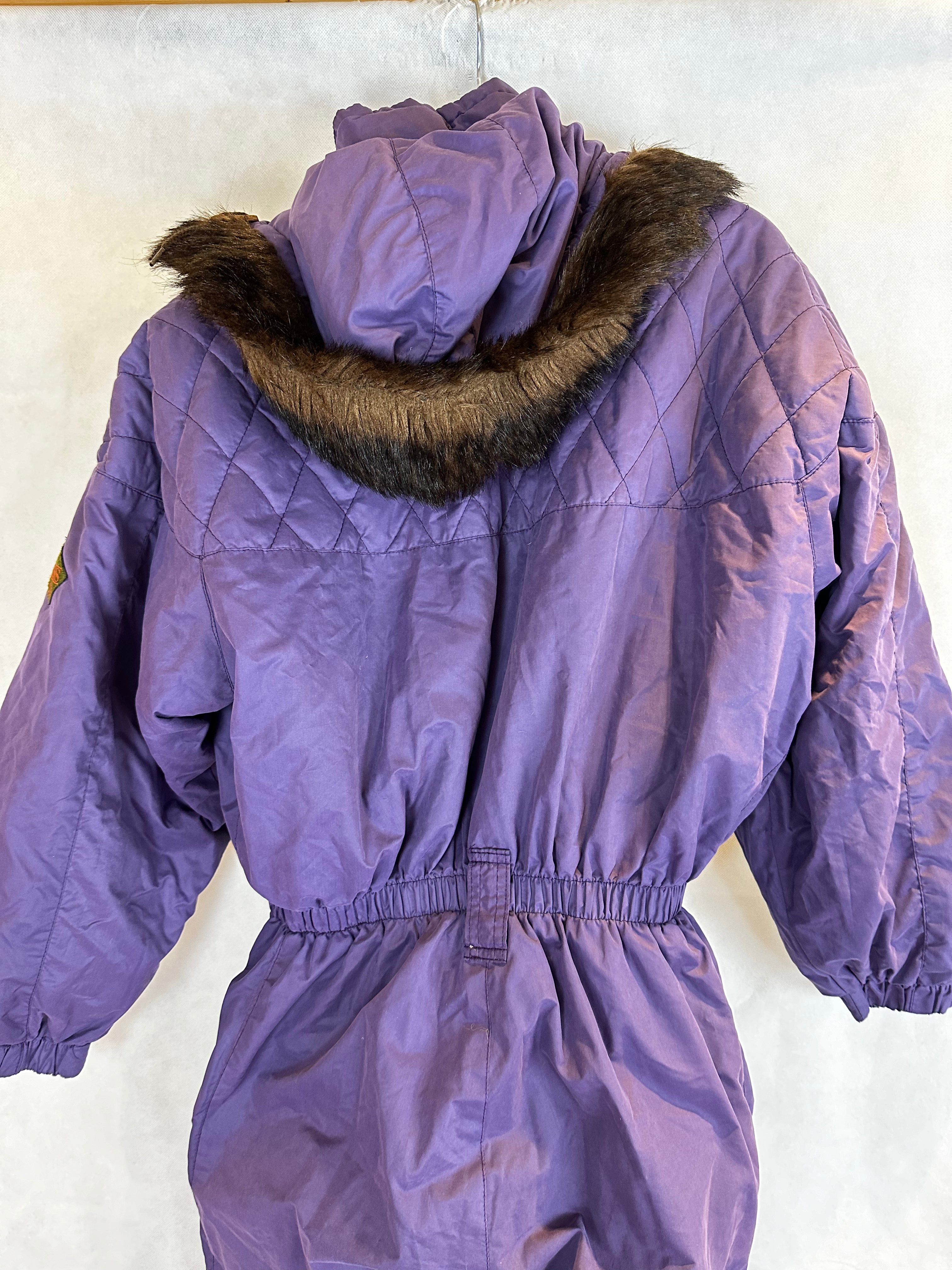 Vintage Skioverall  in lila mit fell an der kaputze