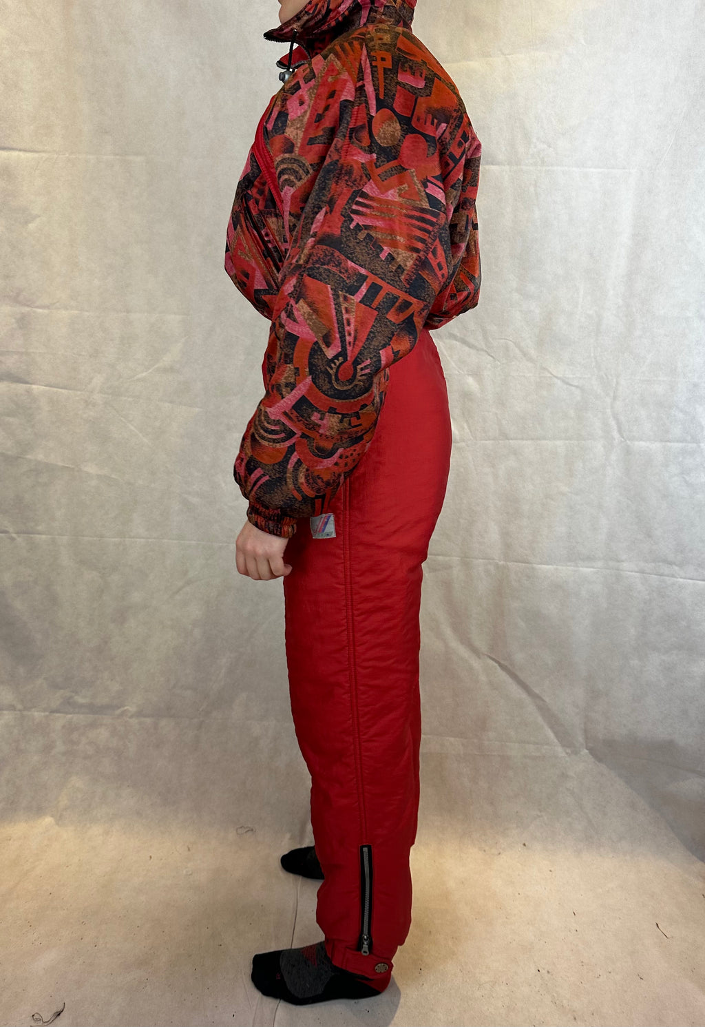 Vintage Skioverall in rot mit muster in M/S