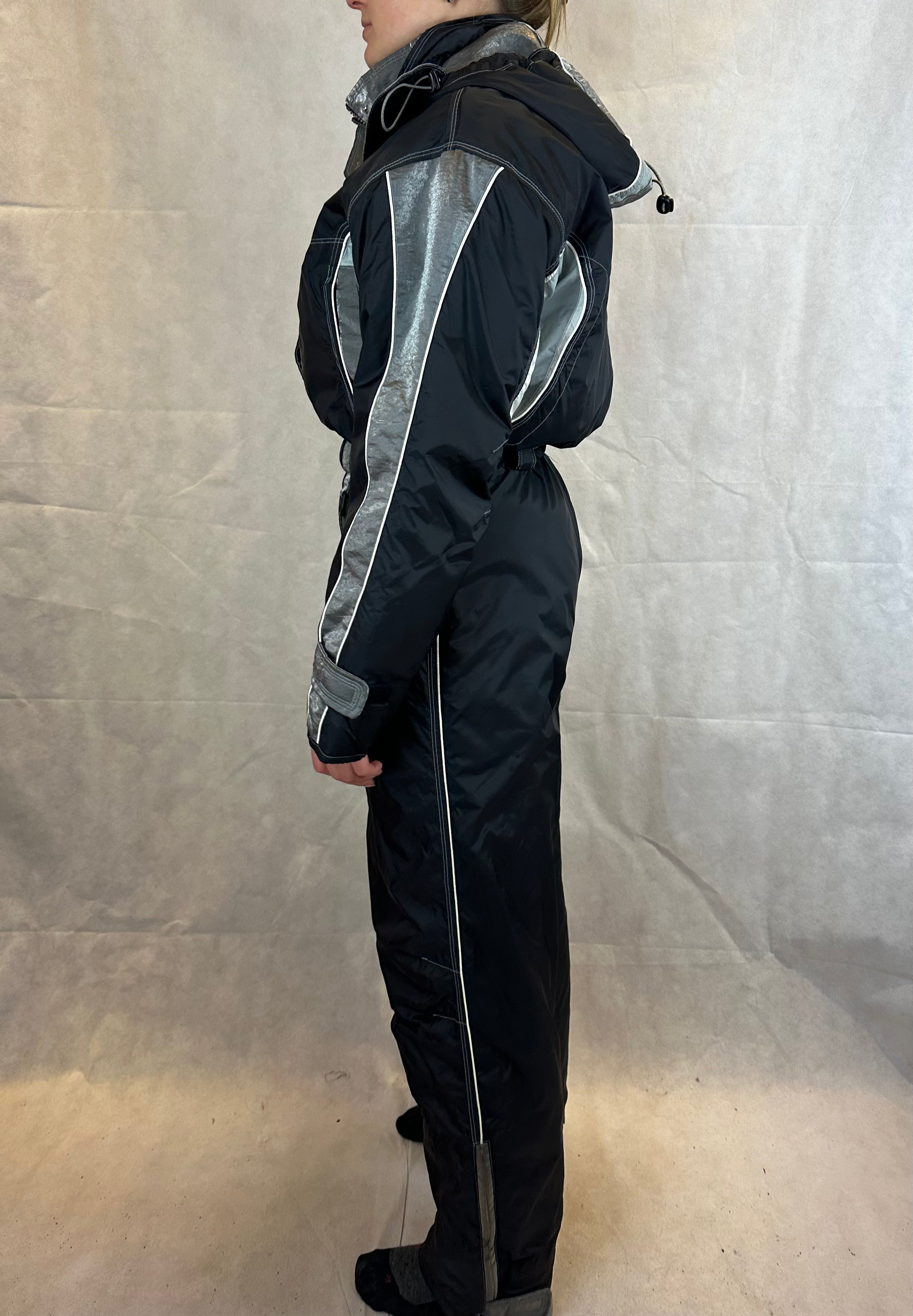 Vintage Skioverall von DIADORA in Schwarz/Silber S/M