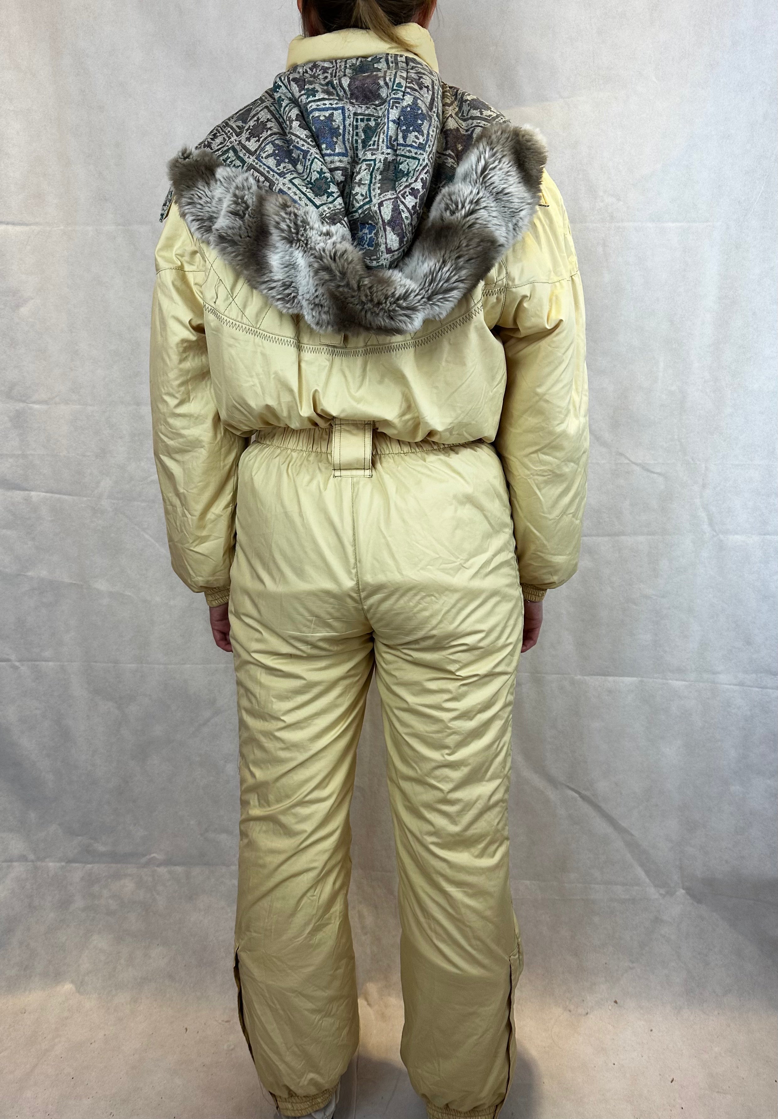 Vintage Skioverall in gelb mit Kaputze in S/M
